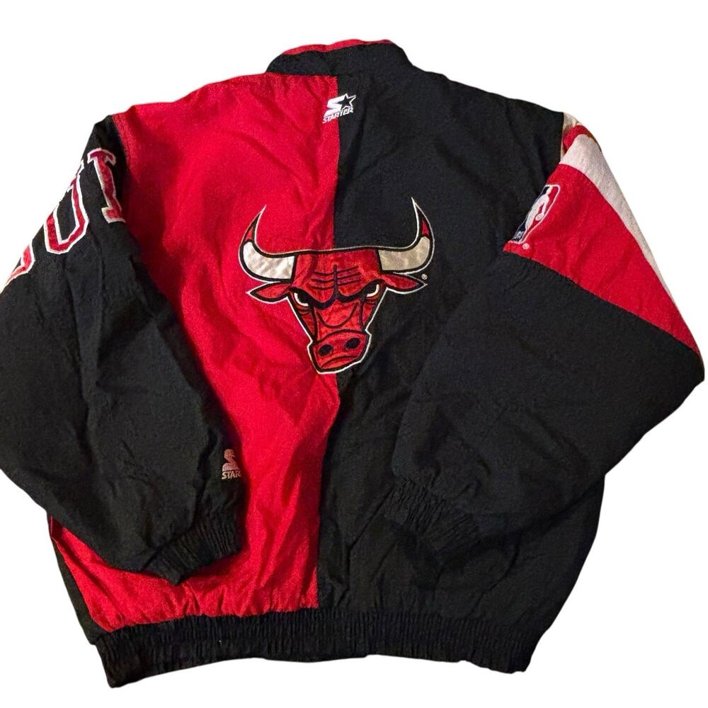 Vintage Chicago Bulls Starter Jacket Red/Black Quilted Satin Spell Out Logo XL*